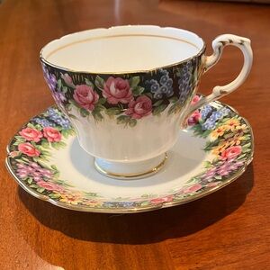 Vintage Paragon teacup & saucer Fine Bone China “Old English Garden” with roses